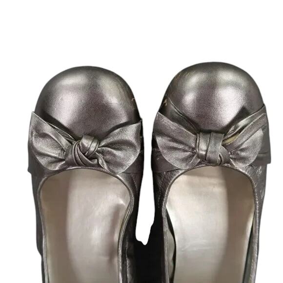 Me Too Shoes Womens 10 Ballet Flats Fashion Slip On Metallic Leather Bow Nicki - Picture 13 of 15
